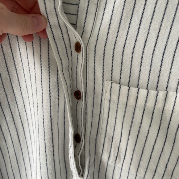 Marine Layer Organic Cotton White stripe pull over size medium - Picture 3 of 7